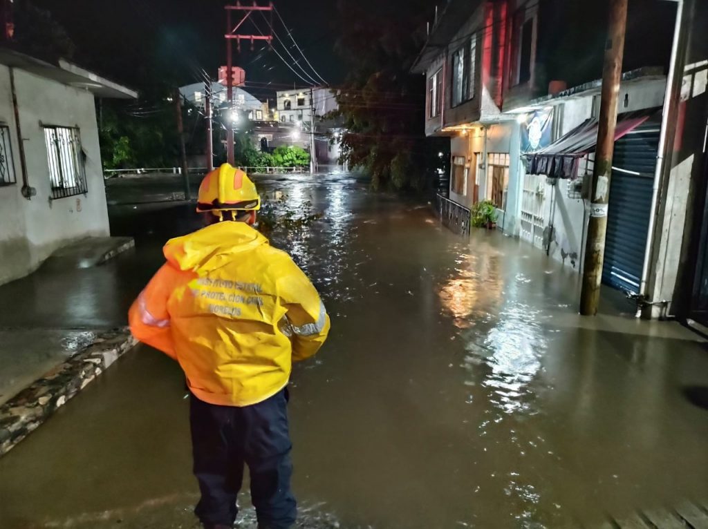 Hay más de 200 viviendas afectadas por lluvia en Cuautla Ayala