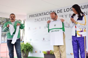 GRACO-PRESENTACION DE LOS EQUIPOS ZACATEPEC 1948 Y BALLENAS GALEANA20130716_0500