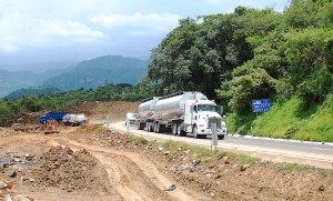 Obras de ampliación en autopista en TEPOZTLÁN 20130724_2277