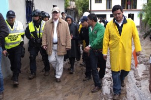 GRACO-RECORRIDO POR AMACUZAC Y PTE DE IXTLA POR INUNDACIONES20130916_0904