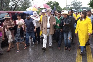 GRACO-RECORRIDO POR AMACUZAC Y PTE DE IXTLA POR INUNDACIONES20130916_0917