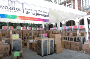 IMJ ENTREGA DE MOBILIARIO A MUNICIPALES DE LA JUVENTUD (1)