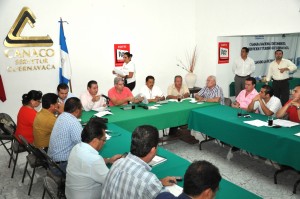 REUNIÓN DEL AYUNTAMIENTO DE CUERNAVACA CON CANACO (4)