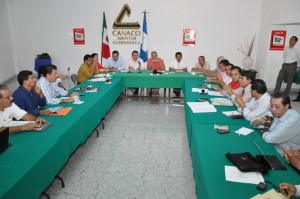 REUNIÓN DEL AYUNTAMIENTO DE CUERNAVACA CON CANACO (5)