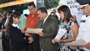 JMB en la Clausura de la 2da. Etapa del Programa D.A.R.E. en la Escuela Primaria Miguel Hidalgo  (4)