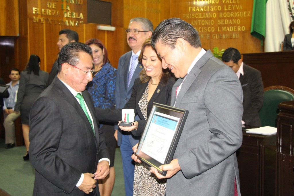 LII Boletín 1510_Entrega Congreso Premio Estatal de Abogados “Antonio Díaz Soto y Gama” 2015 (3)