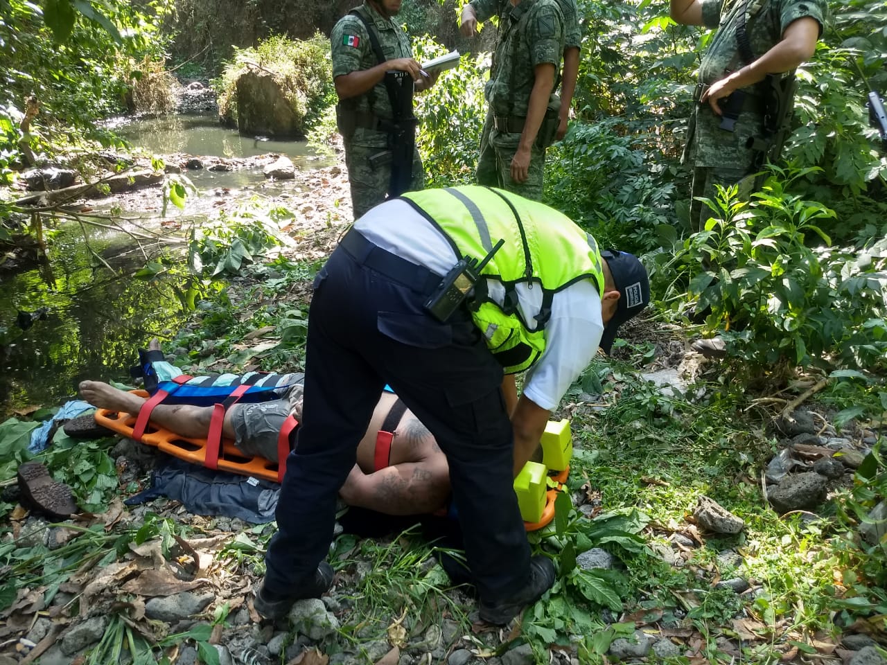 Rescatan A Hombre Que Cayó A Una Barranca – Zona Centro Noticias