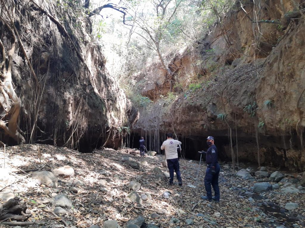 Recorren al interior de la Barranca conocida como la Once en