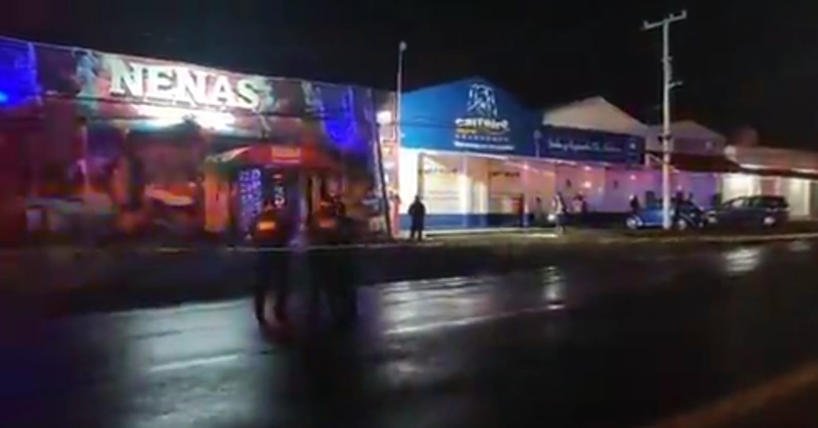 Anoche se registraron dos hechos violentos en Cuautla; uno de ellos,  dispararon contra el acceso principal de un centro nocturno – Zona Centro  Noticias